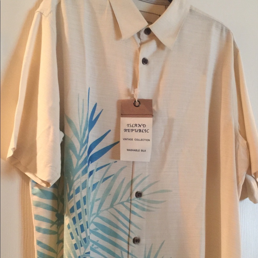 NWOT Island Republic Vintage Collection Silk Shirt